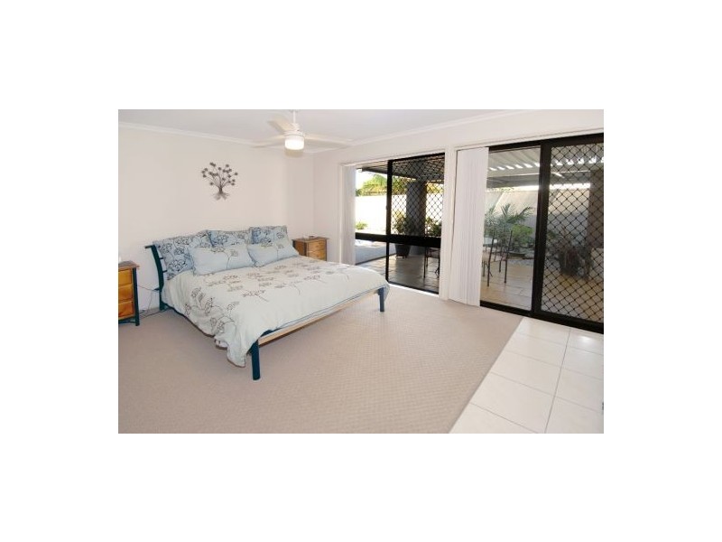 11 Kensinton Drive, Minyama QLD 4575