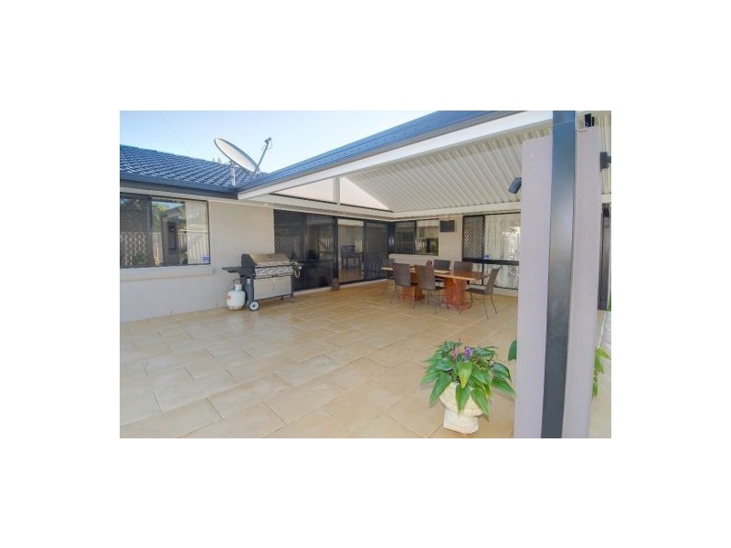 11 Kensinton Drive, Minyama QLD 4575