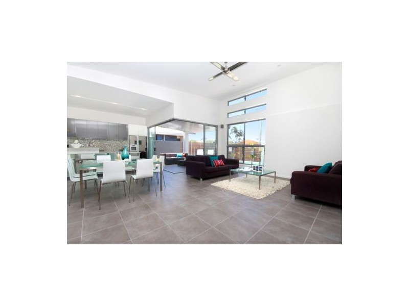 4 Rosella Street, Buddina QLD 4575