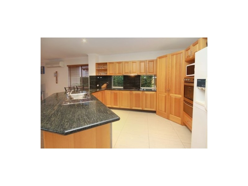 102 Sunbird Chase, Minyama QLD 4575