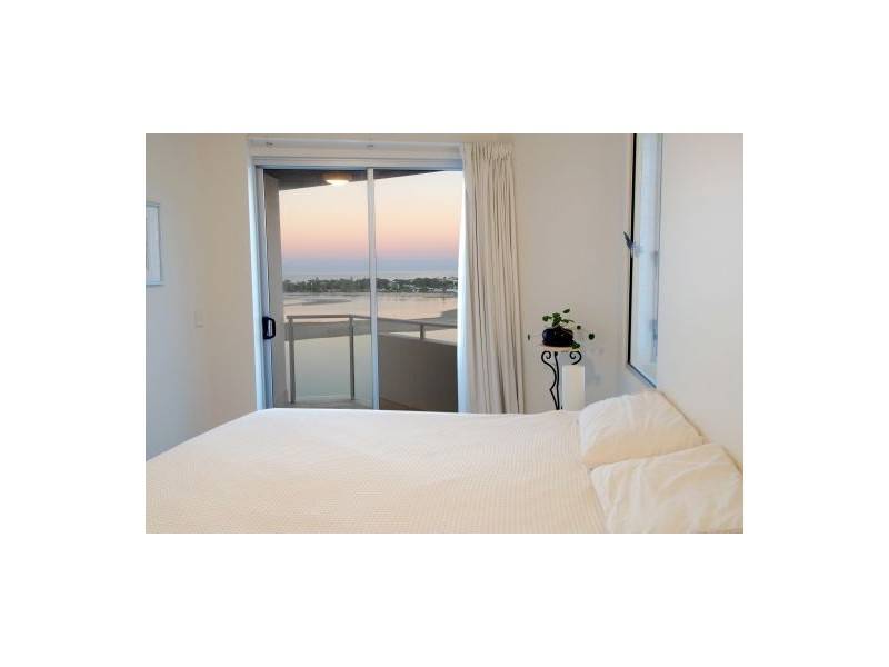 1006 ‘Waves’ 36 Duporth Avenue, Maroochydore QLD 4558