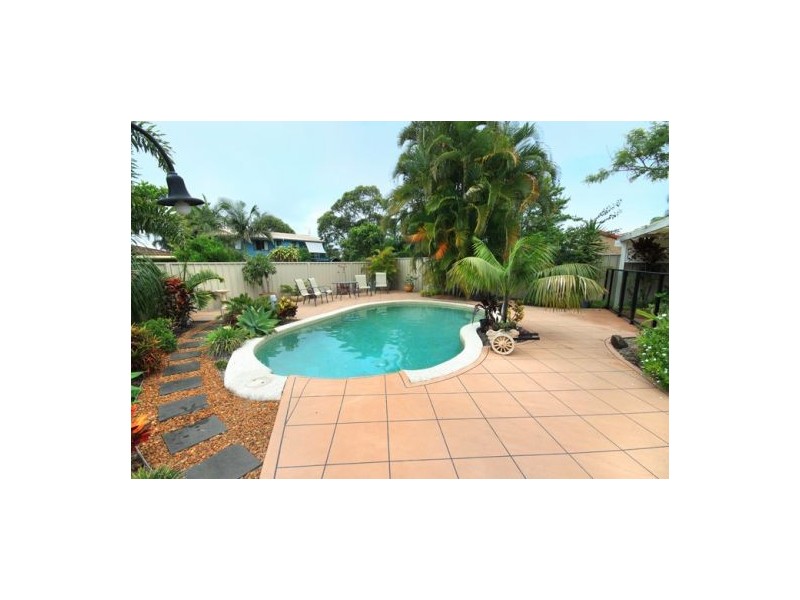 4 Gull Place, Buddina QLD 4575