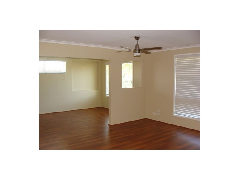 Warana QLD 4575