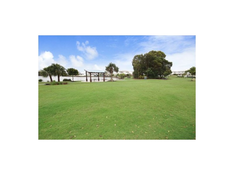 9  Anchorage Court, Twin Waters QLD 4564