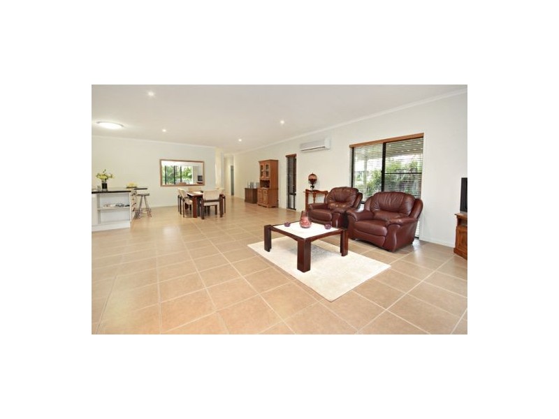 9  Anchorage Court, Twin Waters QLD 4564
