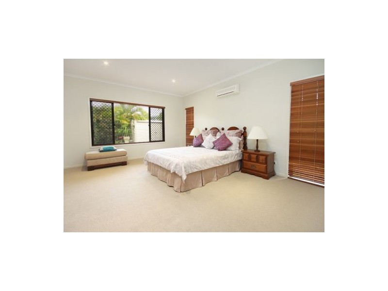 9  Anchorage Court, Twin Waters QLD 4564