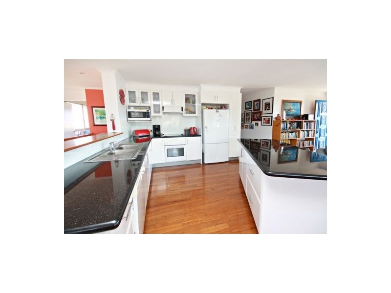 2 Myoora Court, Minyama QLD 4575