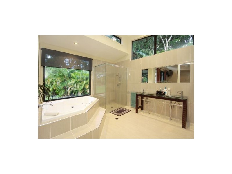 8 Kirby Court, Tanawha QLD 4556