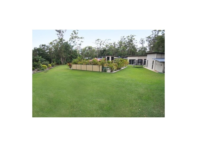 8 Kirby Court, Tanawha QLD 4556