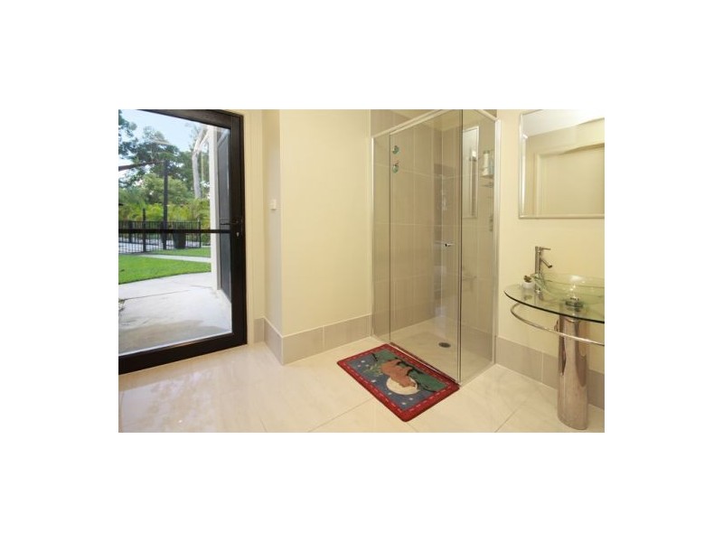 8 Kirby Court, Tanawha QLD 4556