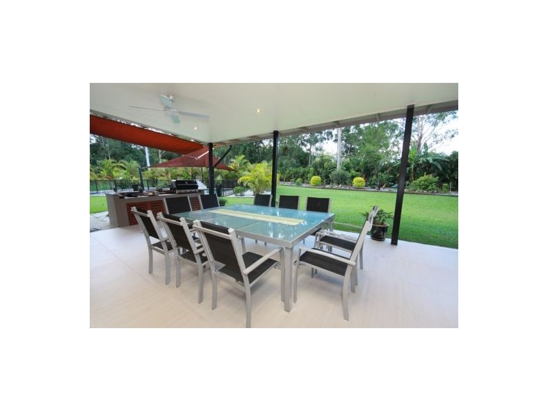 8 Kirby Court, Tanawha QLD 4556