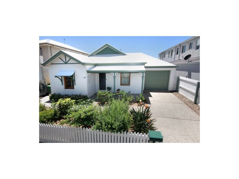 20 Tarawa Street, Kawana Island QLD 4575