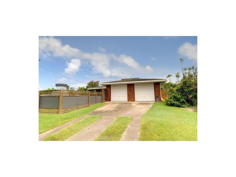 14 Bandaroo street, Warana QLD 4575