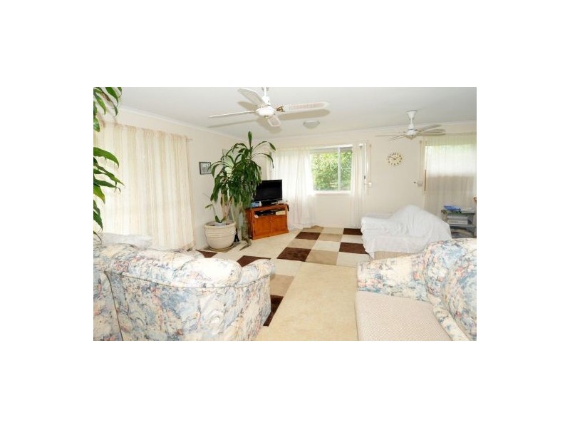 14 Bandaroo street, Warana QLD 4575