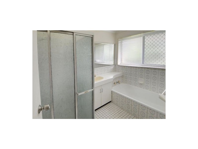 14 Bandaroo street, Warana QLD 4575