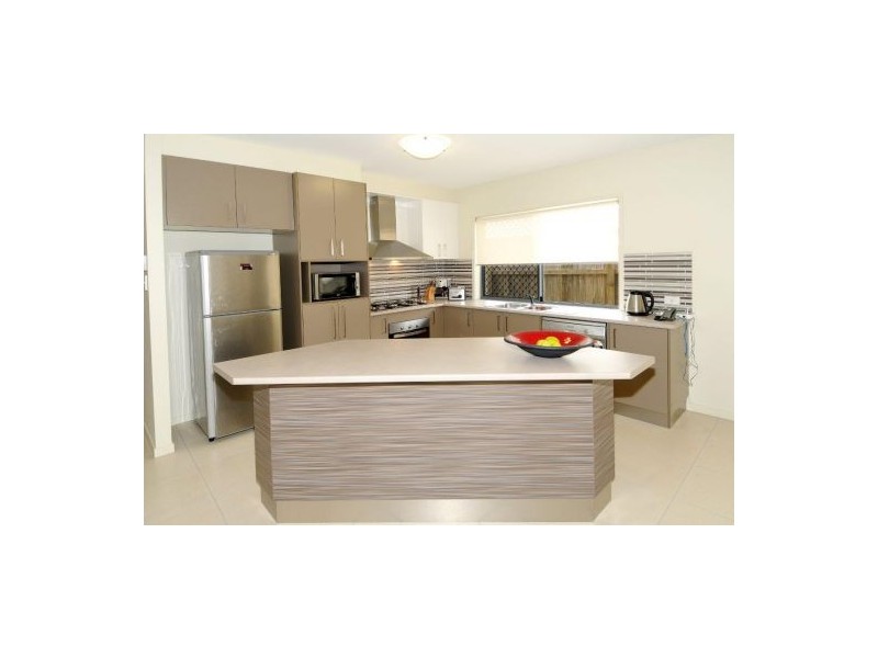 11 Clarence Place, Sippy Downs QLD 4556