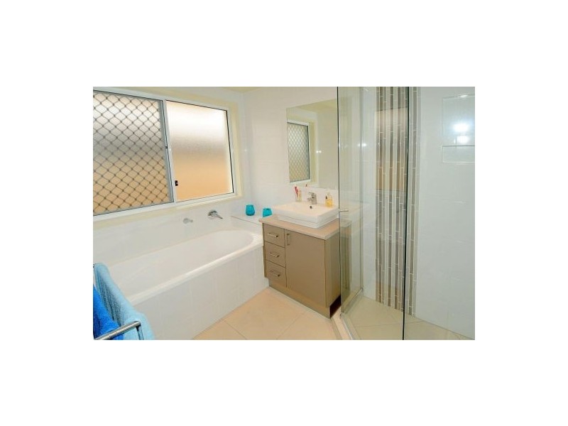 11 Clarence Place, Sippy Downs QLD 4556