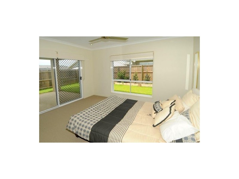 11 Clarence Place, Sippy Downs QLD 4556