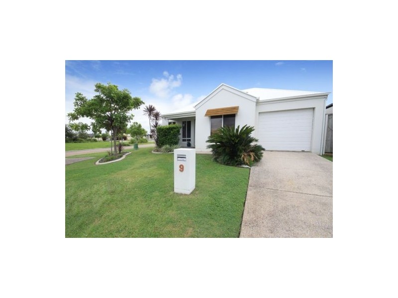 9 Bimini Street, Kawana Island QLD 4575