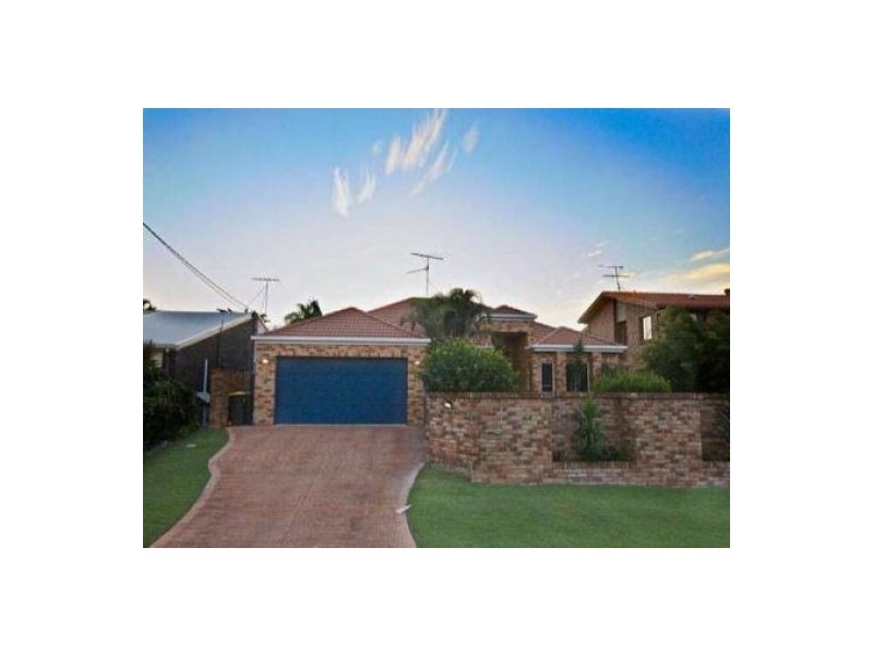 8 Carwoola Crescent, Mooloolaba QLD 4557