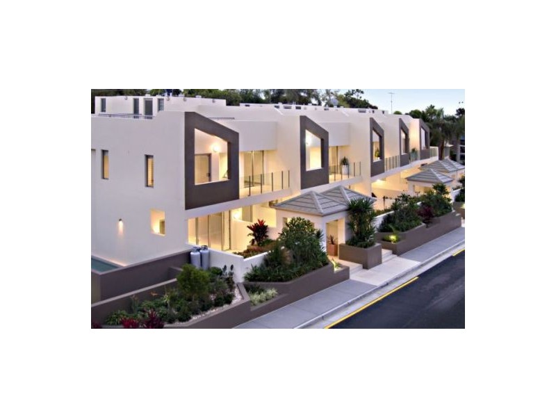 3/8 Leo Crescent, Alexandra Headland QLD 4572