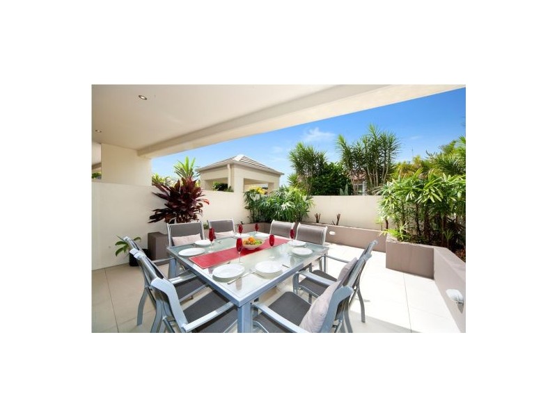 3/8 Leo Crescent, Alexandra Headland QLD 4572