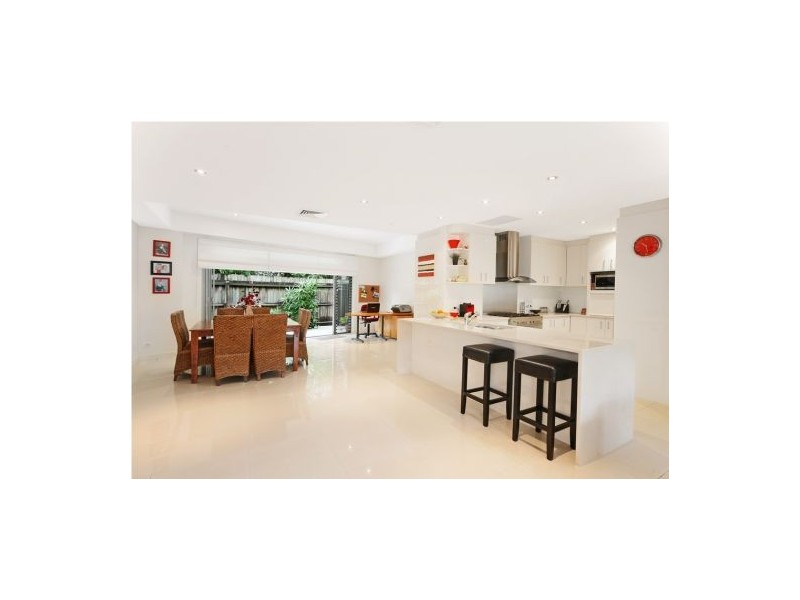 3/8 Leo Crescent, Alexandra Headland QLD 4572