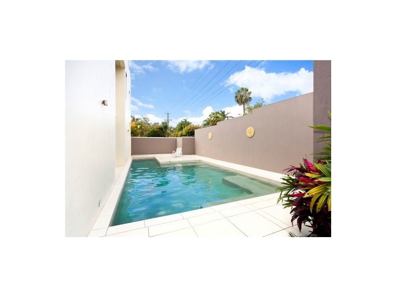 3/8 Leo Crescent, Alexandra Headland QLD 4572