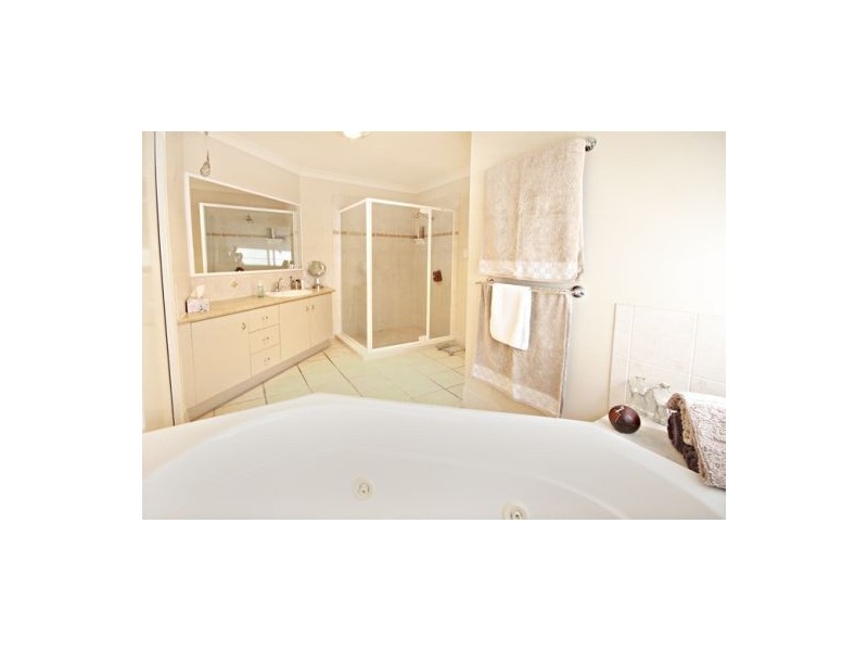 39 Swallow St, Wurtulla QLD 4575