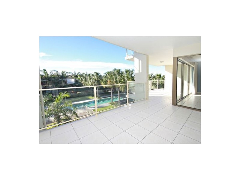 Unit 33 ‘Leeward’ 1 Grenada Way, Kawana Island QLD 4575
