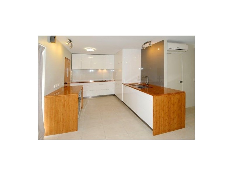 5 ‘Illawong Inn’ 48 Parkyn Pde, Mooloolaba QLD 4557