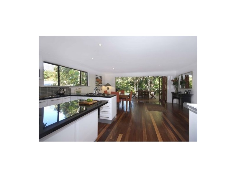 8 Pakee Street, Alexandra Headland QLD 4572