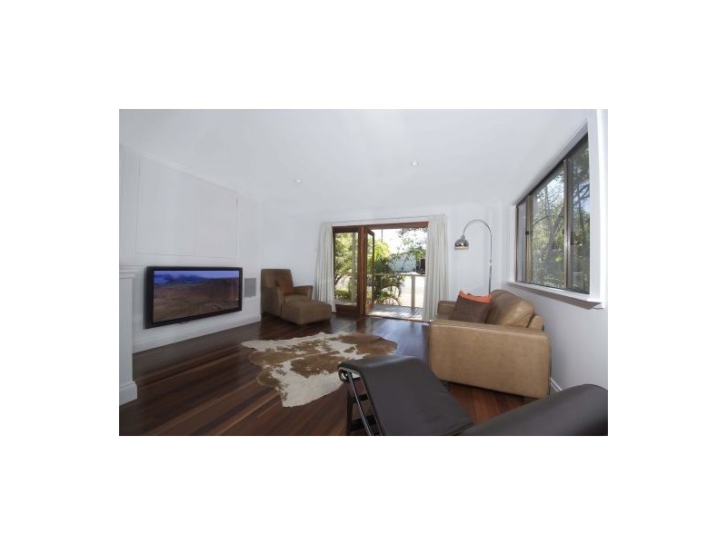 8 Pakee Street, Alexandra Headland QLD 4572