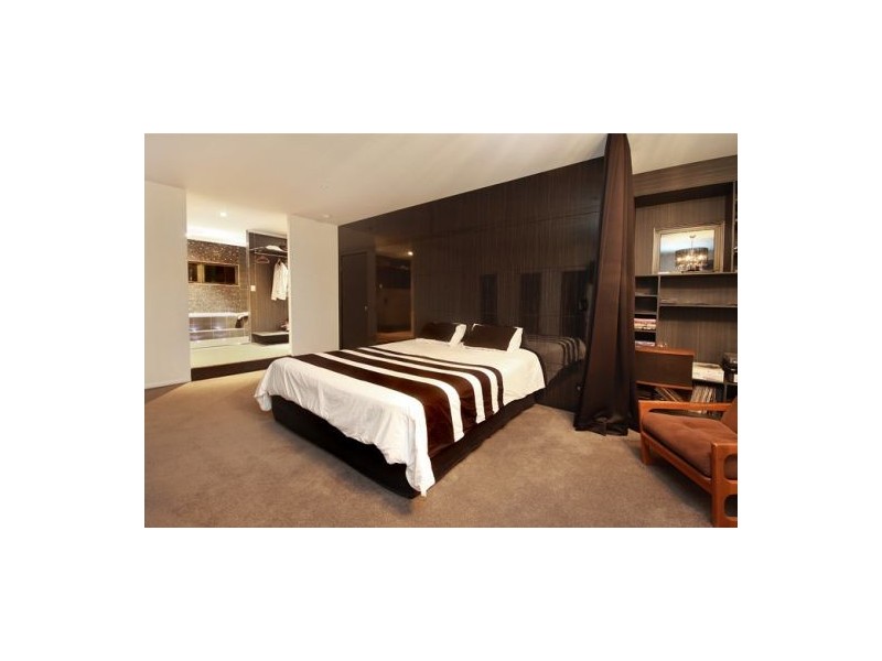 1  Paul Street, Noosa Heads QLD 4567