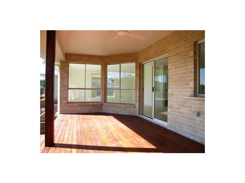 8 Wallace Close, Coes Creek QLD 4560