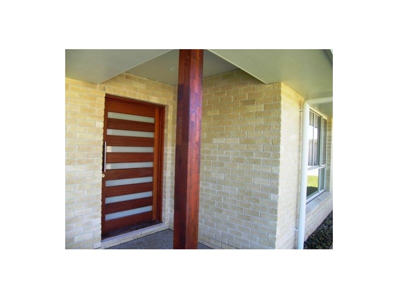 8 Wallace Close, Coes Creek QLD 4560