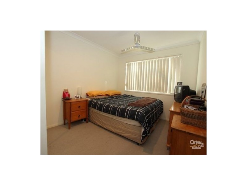 8 Veerings Crescent, Twin Waters QLD 4564