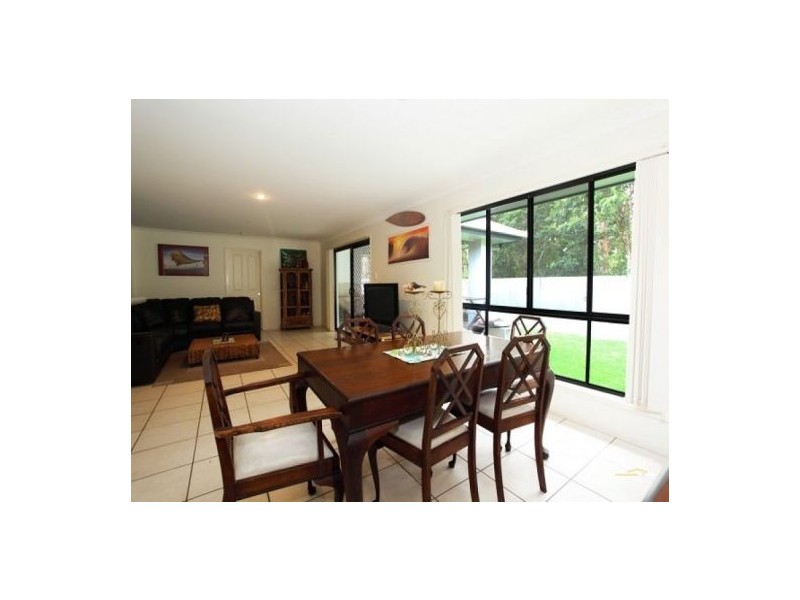 8 Veerings Crescent, Twin Waters QLD 4564