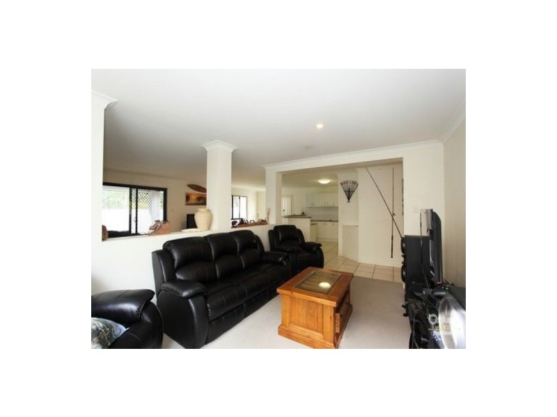 8 Veerings Crescent, Twin Waters QLD 4564