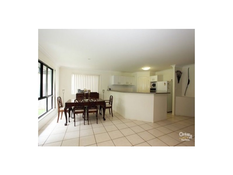 8 Veerings Crescent, Twin Waters QLD 4564