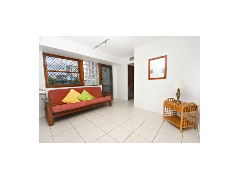 17 ‘Camargue’ 52 Alexandra Parade, Cotton Tree QLD 4558