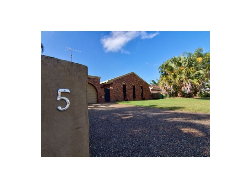 5 Rosella Street, Buddina QLD 4575