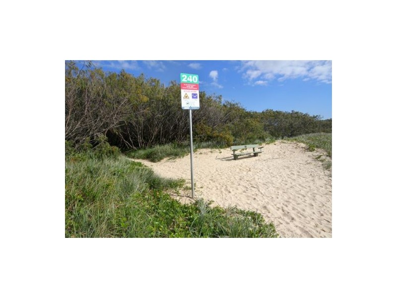 202 Oceanic Drive, Bokarina QLD 4575