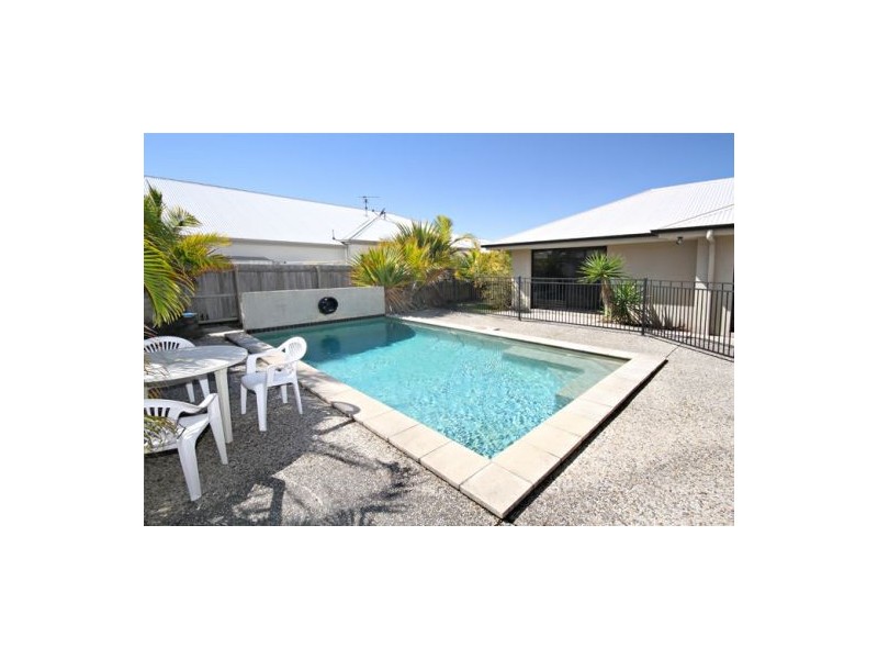 14 Martinique Court, Kawana Island QLD 4575