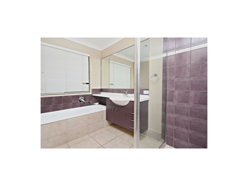 14 Martinique Court, Kawana Island QLD 4575