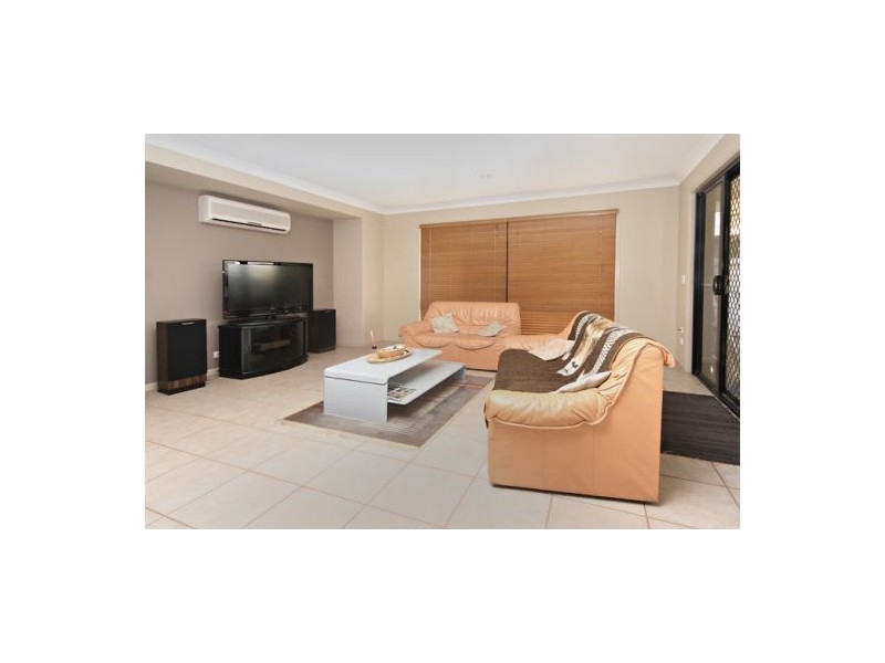 14 Martinique Court, Kawana Island QLD 4575