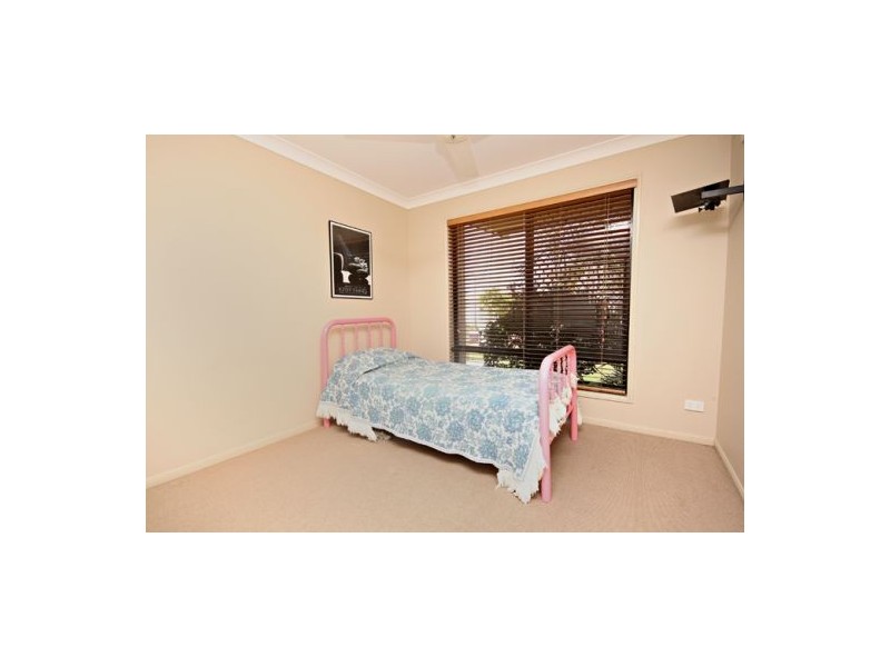 14 Martinique Court, Kawana Island QLD 4575