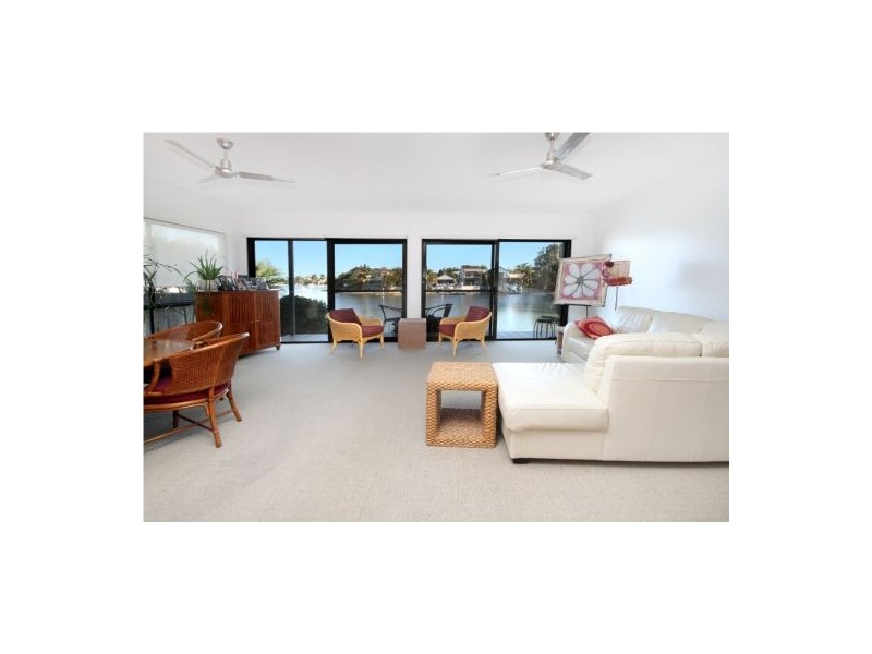 1/10 Carrothool Place, Mooloolaba QLD 4557