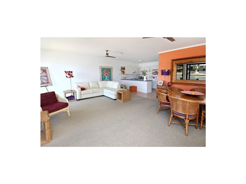 1/10 Carrothool Place, Mooloolaba QLD 4557