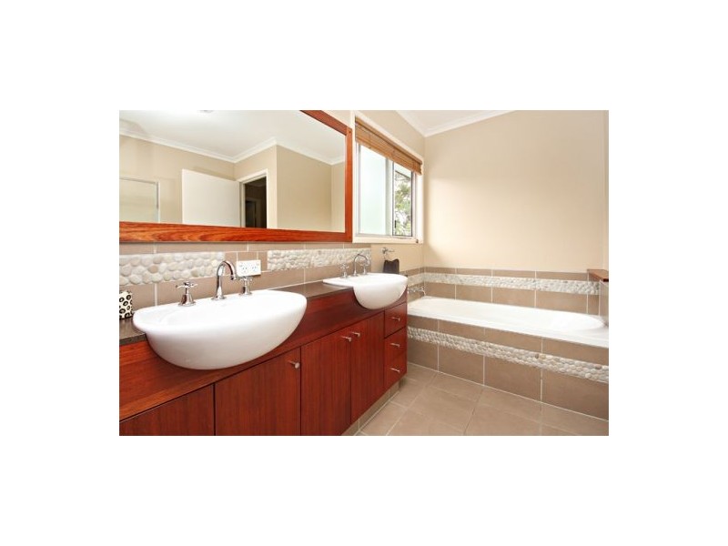 52 Tallow wood Drive, Kuluin QLD 4558